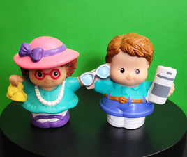 Fisher Price Little People Mom and Dad Set of 2