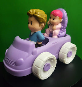 Fisher Price Little People Dad & Baby Girl in Purple Car